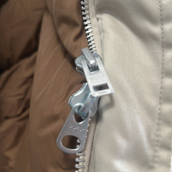 Landlubber Puffer Jacket- Large - Picture 6 of 11